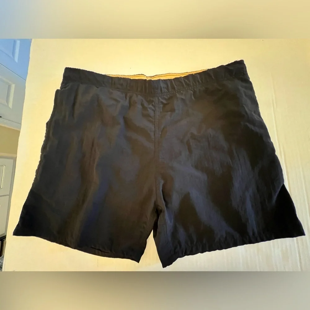 BEACHRAY MENS SWIMMING TRUNKS SIZE SMALL. BLACK W YELLOW DRAWSTRING